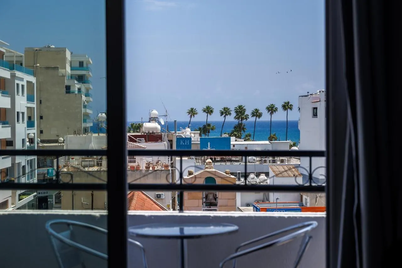 לרנקה Sea View City Centre 3Bed Apartment
